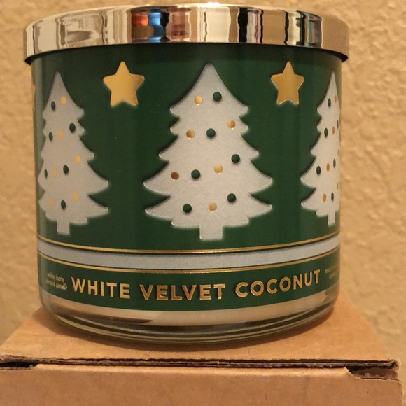 NWT Bath & Body Works White Velvet Coconut 3 wick candle. - Picture 2 of 8